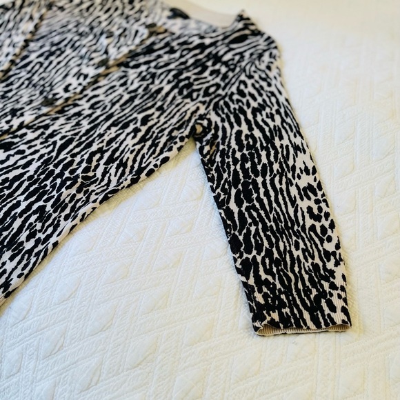 Talbots Leopard Print Cardigan Size Small EUC Classic Neutral - Picture 4 of 7